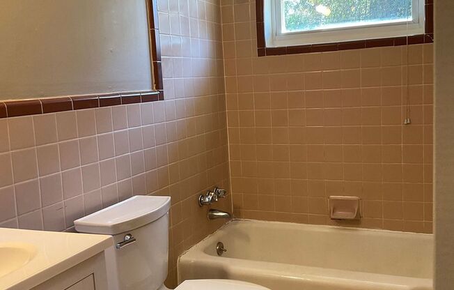 2 beds, 1 bath, $1,365