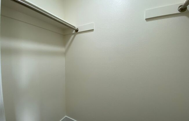 1 bed, 1 bath, 671 sqft, $2,425, Unit E-220