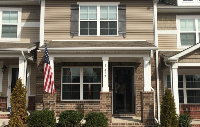 Townhome in Villages of Riverwood, Upgrades include Granite, Hdwd Floors, 1 Car Garage, Community Pool and Fitness