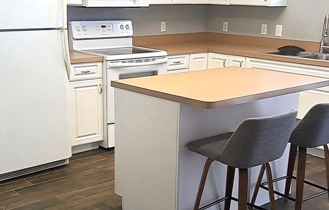 2 bed/2.5 bath townhouse - 50% off 1st months rent