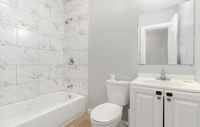 2 beds, 1 bath, $1,195, Unit Unit B