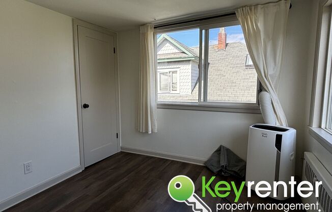 1 bed, 1 bath, 700 sqft, $1,500, Unit Unit A (Upstairs)