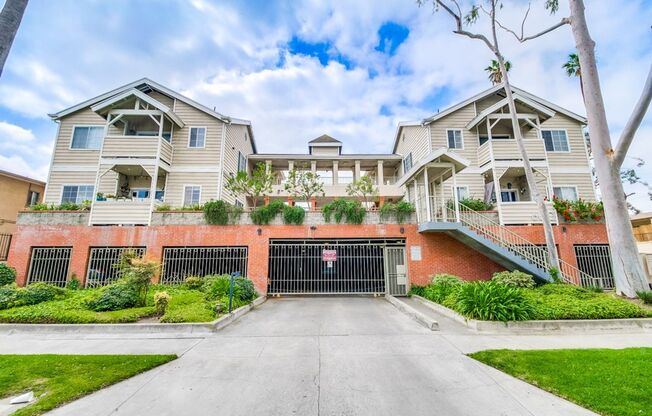 Central Inglewood Life – Gated Living Near SoFi & Transit