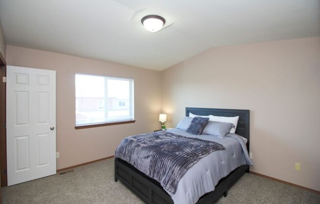 2 beds, 1.5 baths, 1,096 sqft, $1,450, Unit 4015-06