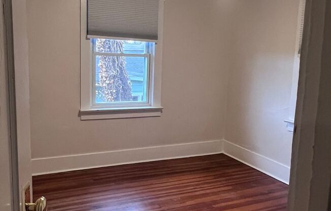 2 beds, 1 bath, $1,800