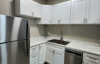 Studio, 1 bath, 415 sqft, $1,100, Unit 110