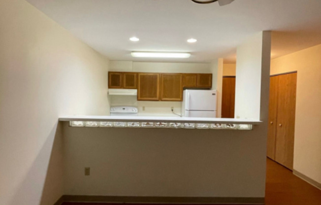 1 bed, 1 bath, 786 sqft, $900