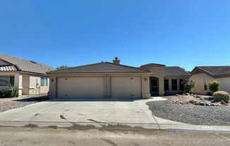 Beautiful 3 bedroom, 3 garage home in Chaparral Mesa!