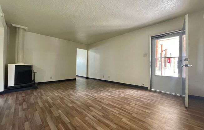 2 beds, 1.5 baths, 948 sqft, $1,015, Unit Unit 107
