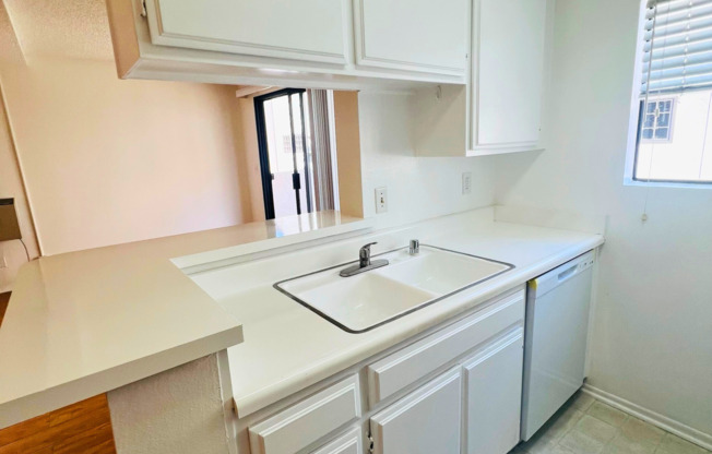 Studio, 1 bath, 500 sqft, $2,095, Unit 305