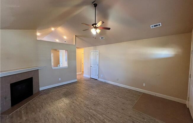 3 beds, 2 baths, $1,400