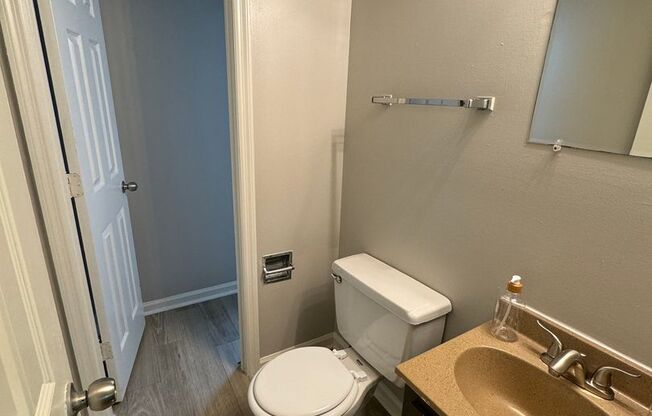 2 beds, 1.5 baths, 890 sqft, $1,240, Unit 2
