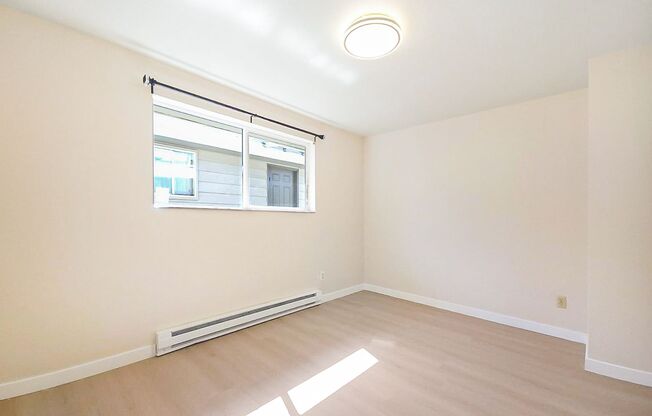 2 beds, 1 bath, $1,800, Unit A1