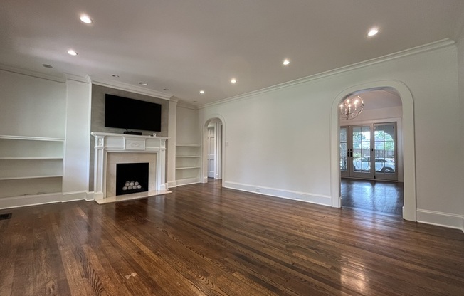 373 HILLSIDE AVE