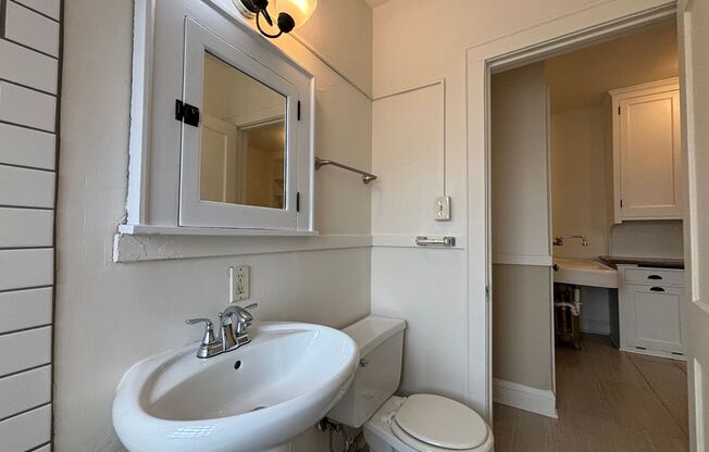 Studio, 1 bath, 445 sqft, $954, Unit 208