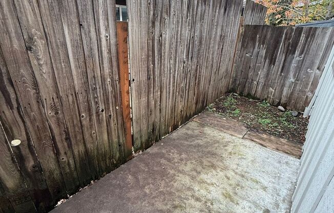 3 beds, 2 baths, 1,200 sqft, $1,695, Unit 38