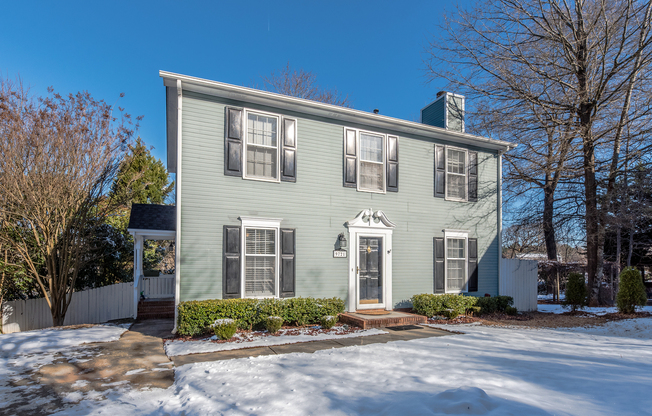 Upgraded Home on Cul-de-sac Lot in Matthews!