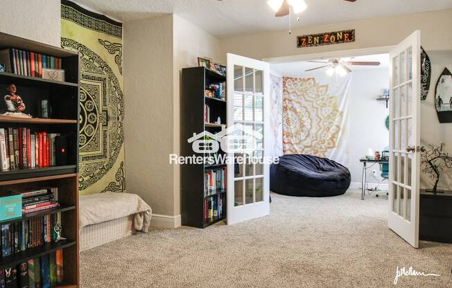 860 WESTSHORE CT