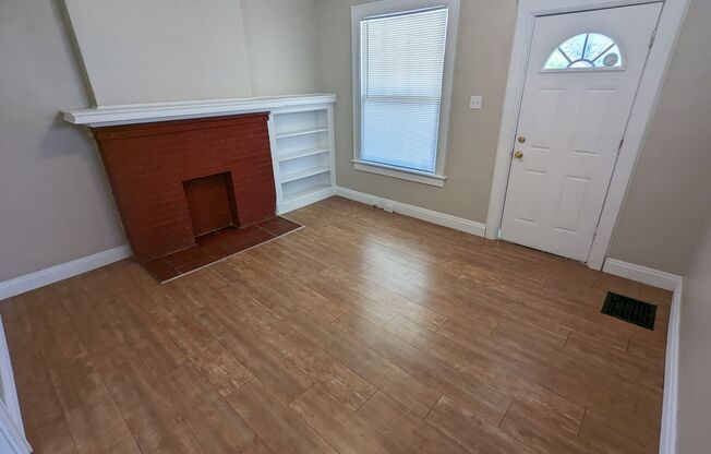 3 beds, 1 bath, 1,120 sqft, $1,295, Unit 1564 East Blake Ave