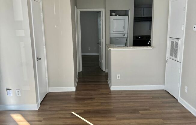 1 bed, 1 bath, 670 sqft, $1,195, Unit 415-2B