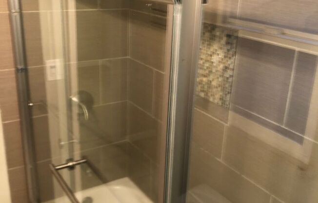 2 beds, 1 bath, 800 sqft, $2,695, Unit 644
