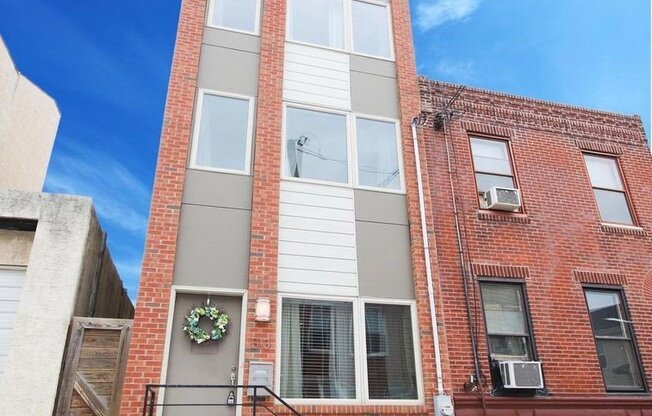 Gorgeous 3-Bed/2.5-Bath Townhome in South Philadelphia! Available August 1st!