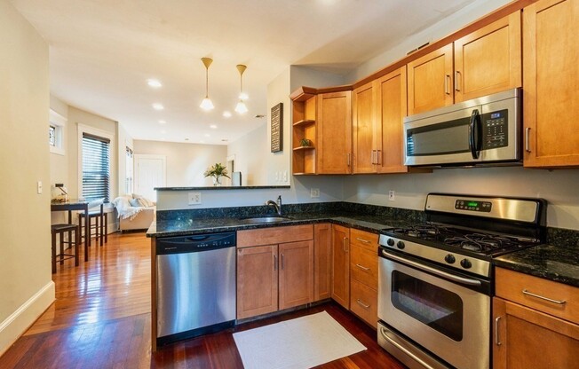 7 TREADWAY RD