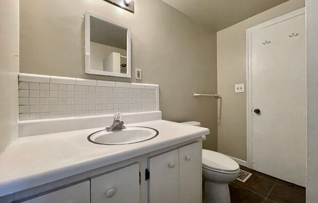 2 beds, 1 bath, $1,195, Unit #2