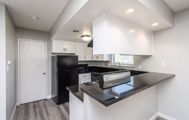 Studio, 1 bath, 500 sqft, $1,350, Unit 131