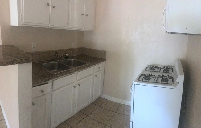 Studio, 1 bath, 465 sqft, $1,829, Unit 03