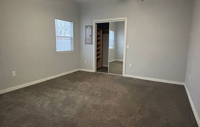 2 beds, 1 bath, $895, Unit Apt A Main floor