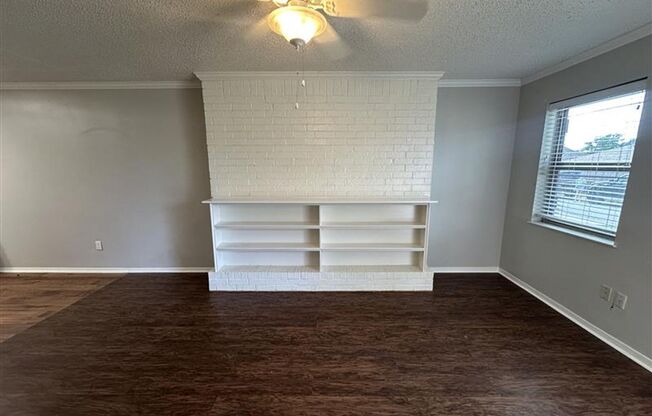 811 McClenny Dr #M02