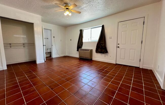 1 Bedroom 1 Bath Near Nob Hill!