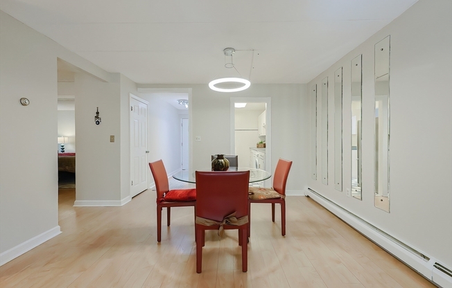 2 beds, 2 baths, 1,030 sqft, $2,900, Unit 43B