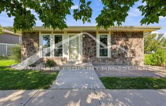 Gorgeous Condo with Washer/Dryer and Central AC