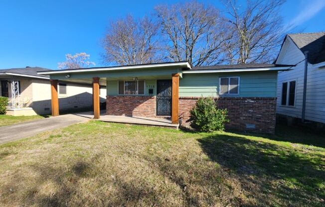 Welcome Home to 1715 Martin Luther King - *Move in Special - $0 Deposit option* - Please read the full description*