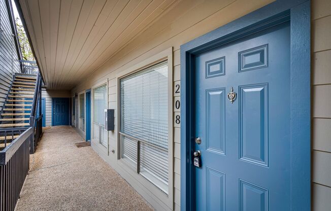 OVERLOOK WEST CAMPUS - LUXURIOUS - 1BD/1BA - RESERVED PARKING - W/D - WATER PAID