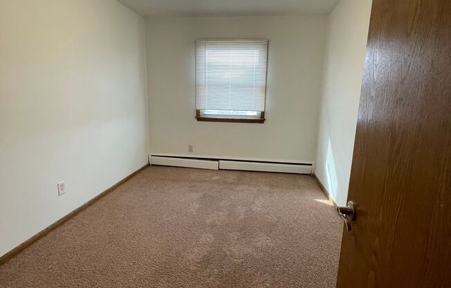 2 beds, 1 bath, 875 sqft, $1,325, Unit 1210-024