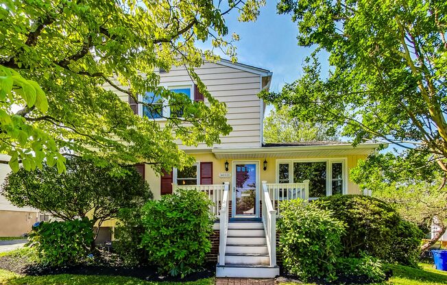 Updated BEAUTIFUL Kensington Home, METRO & Commuter Routes!