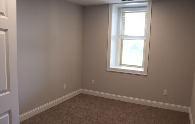 2 beds, 1.5 baths, $2,695, Unit 2-1