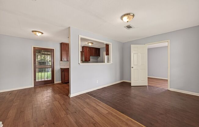 Spacious 4-Bedroom, 2-Bath Home Near Downtown Houston & Texas Medical Center