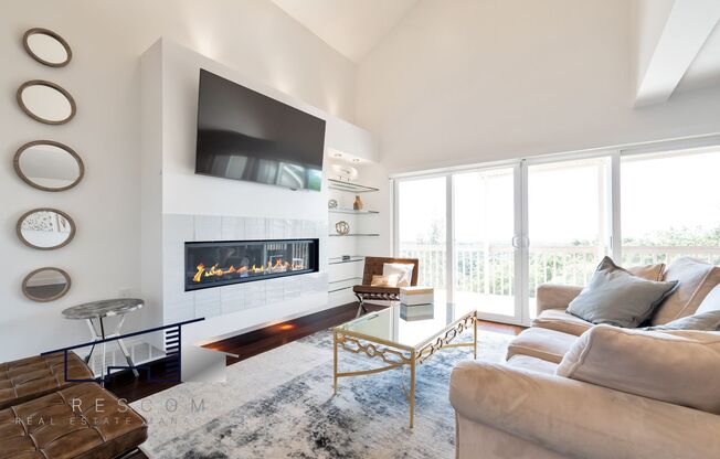 Fully Furnished Executive Home!