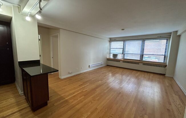 1 bed, 1 bath, 700 sqft, $1,775, Unit 418-0202