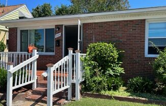 ***Renovated 3 Bedroom Ranch*Near Casino & Naval Hospital & Shipyard
