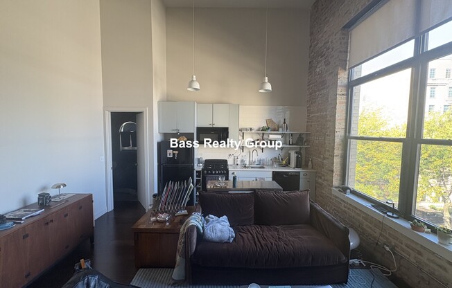 5021 N KENMORE