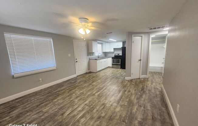 2 beds, 1 bath, 900 sqft, $1,495, Unit 8017