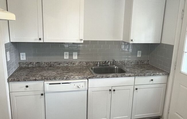 2 Bedroom, 1 Bath Duplex Near NoDa
