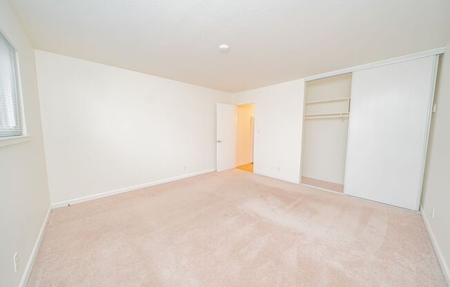 2 beds, 1 bath, $2,350, Unit B