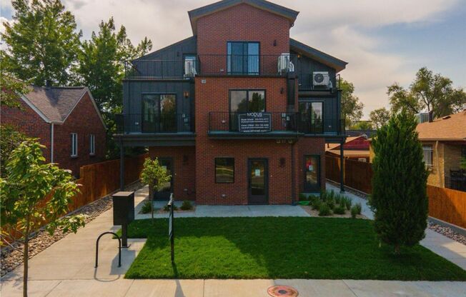 Unbelievable 3 Bed 3 Bath Townhome - The Ultimate Urban Retreat in Sloan’s Lake!