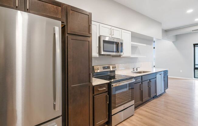 2 beds, 1 bath, 819 sqft, $1,575, Unit 2408